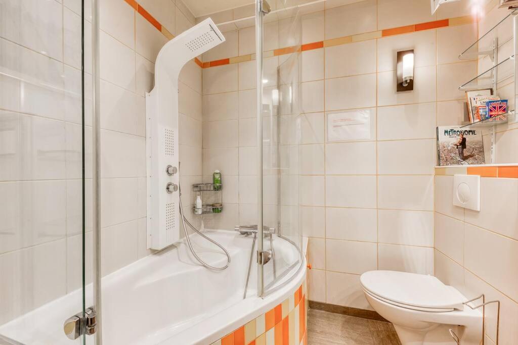 Appartement De Caractere Avec Jardinet Privatif A 1 Min Metro 1, Paris, Disneyland Vincennes Zewnętrze zdjęcie