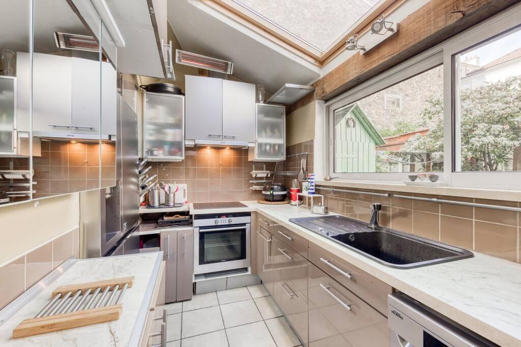 Appartement De Caractere Avec Jardinet Privatif A 1 Min Metro 1, Paris, Disneyland Vincennes Zewnętrze zdjęcie
